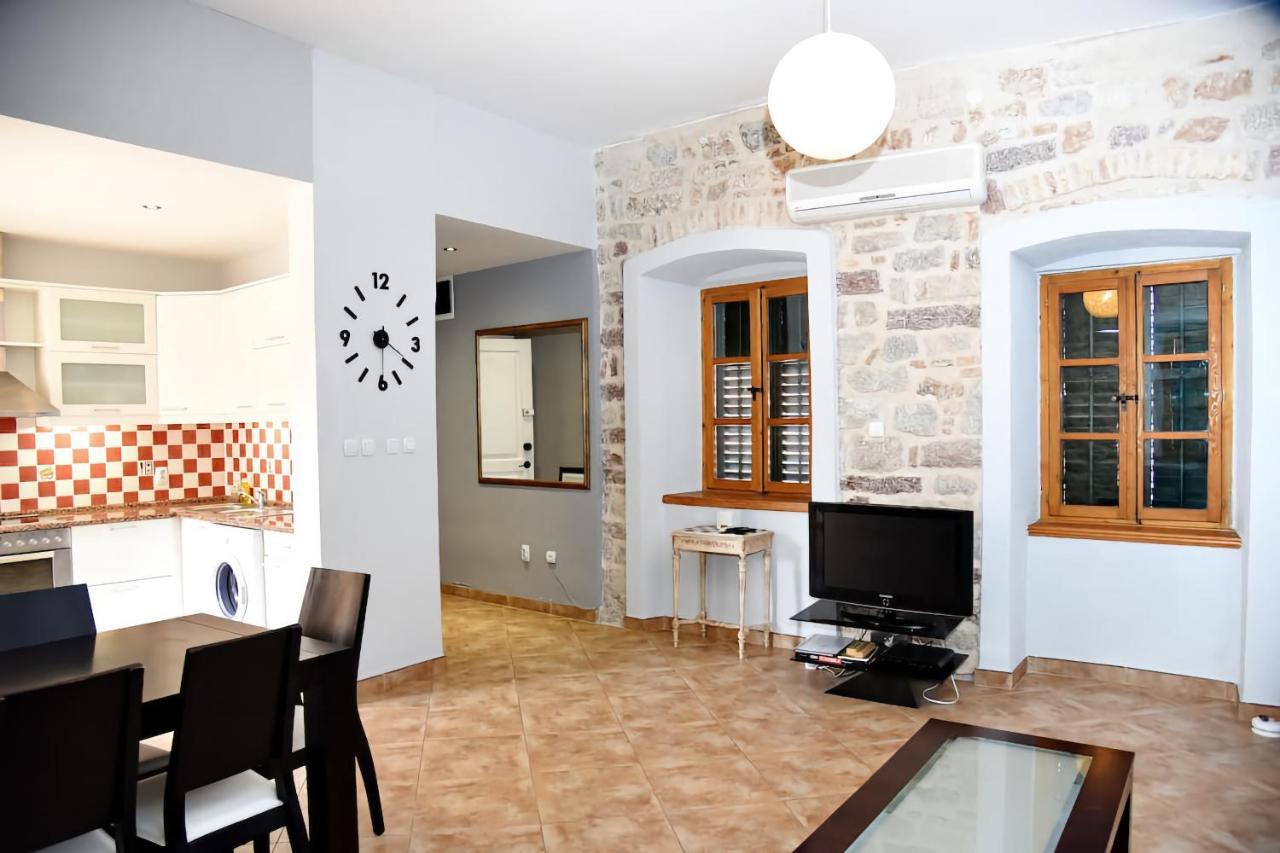 Cozy 2 Bedroom Apartment In Antique Bizanti Palace Котор Екстериор снимка