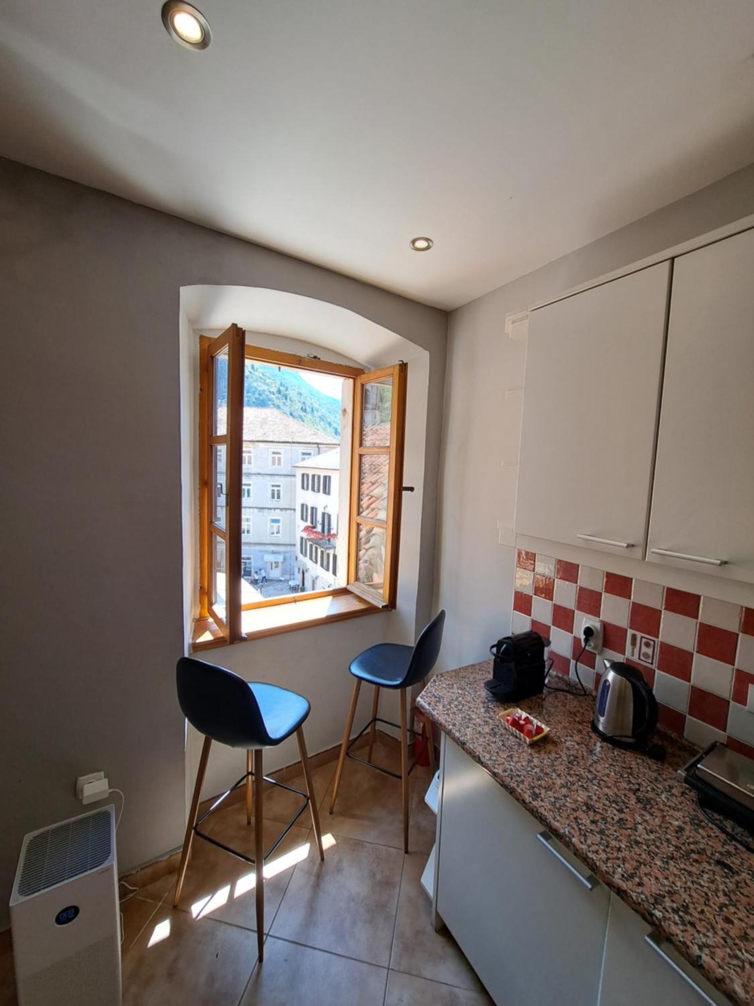 Cozy 2 Bedroom Apartment In Antique Bizanti Palace Котор Екстериор снимка